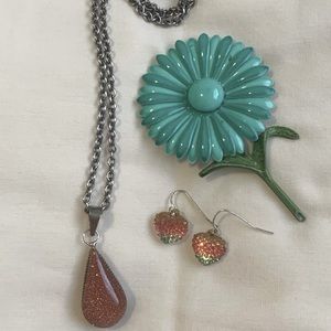 Vintage Jewelry Set Daisy Brooch Sandstone long Necklace Beaded Earrings